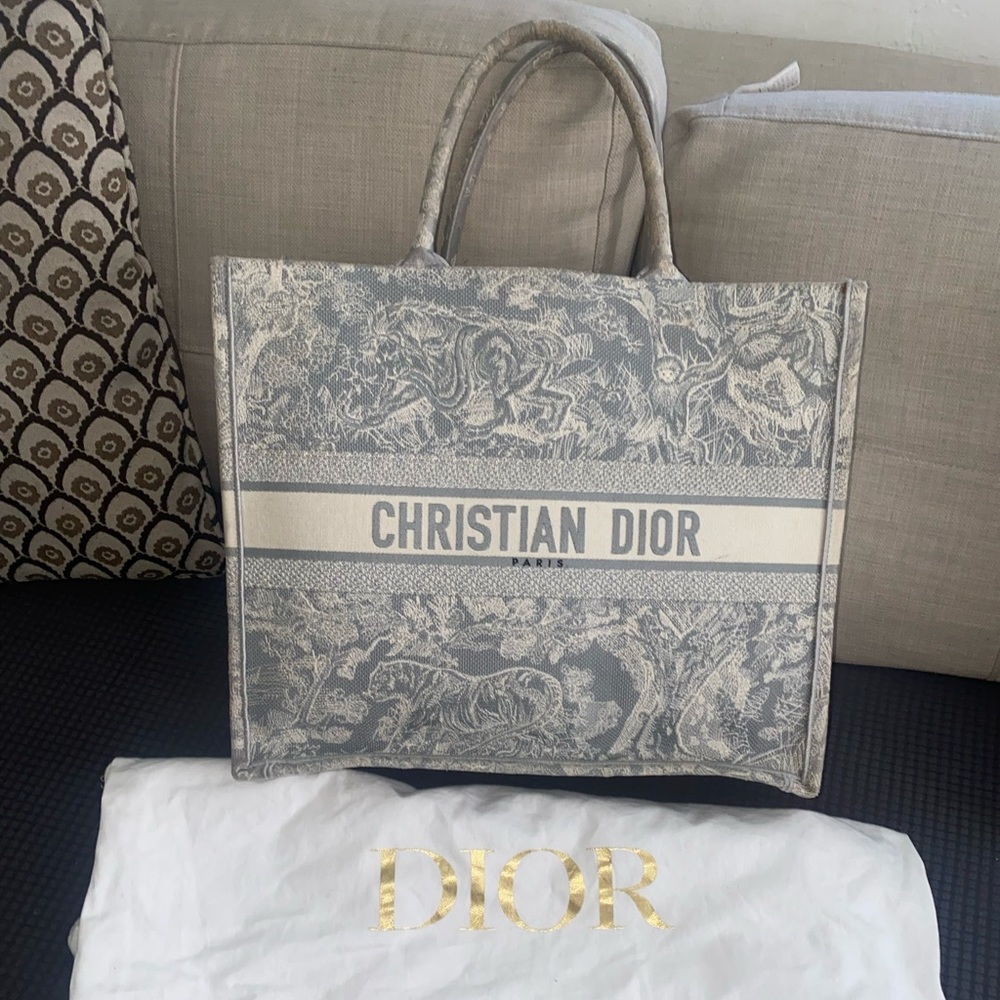 Like new, lightly used Dior bag bought last summer.